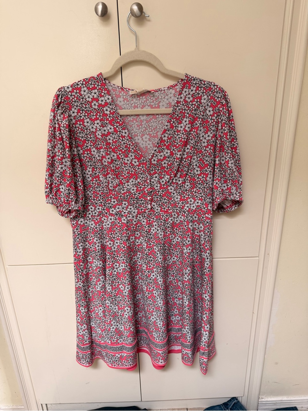 Michael Kors Red and White Floral V-Neck Short Dress